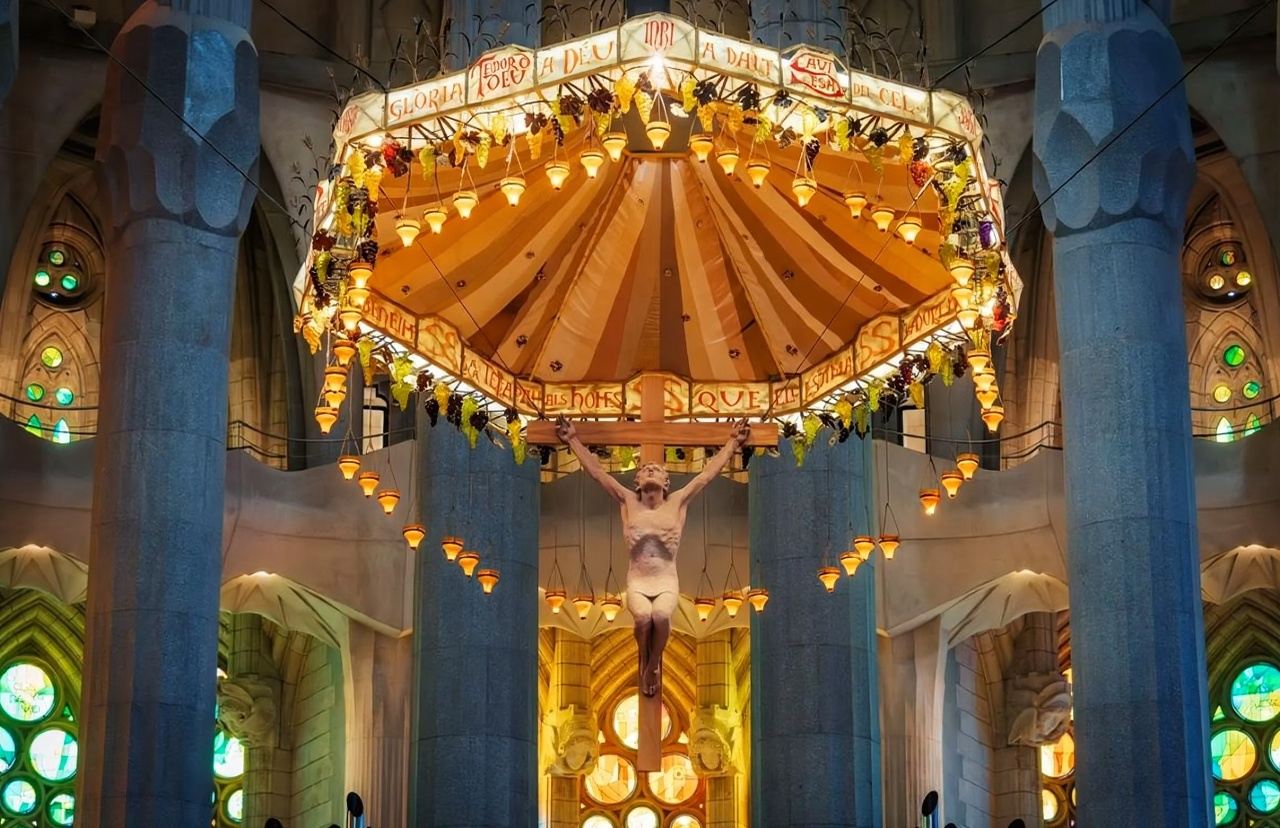 聖家族大教堂半日遊：含門票 + 中文人員導覽（拼團 / 私人導覽可選）