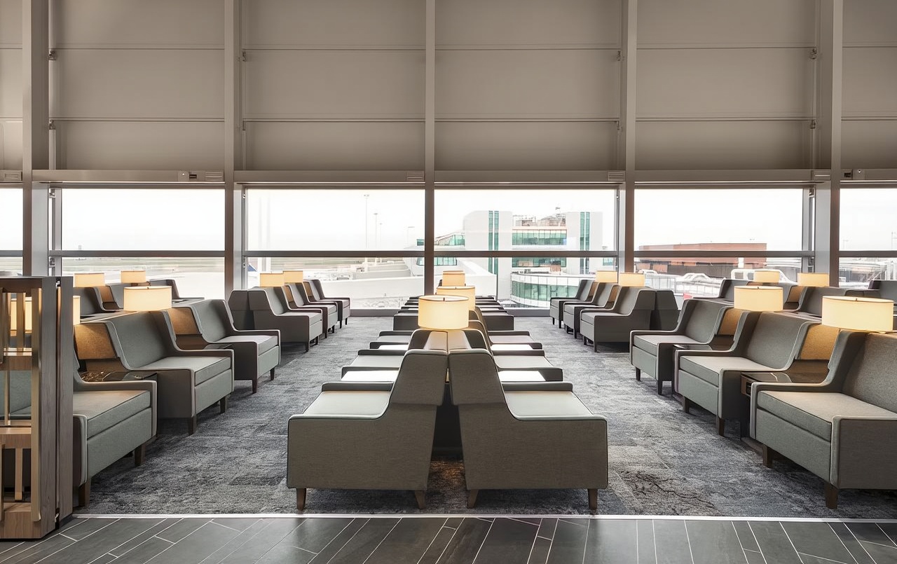 Fiumicino Airport (FCO) - Fiumicino Airport Plaza Premium Lounge [Convenient and comfortable/self-se