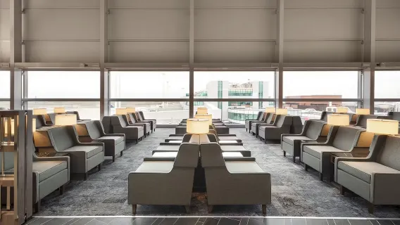 피우미치노 공항(FCO) - 피우미치노 공항 플라자 프리미엄 라운지 [편리하고 편안한/셀프 서비스 식음료]