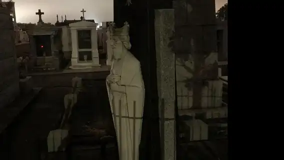 New Orleans Dead of Night Ghosts and Cemetery Bus Tour