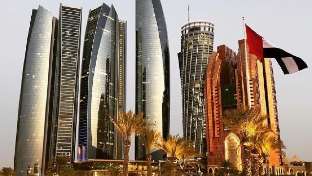 Abu Dhabi Sightseeing Tour from Dubai