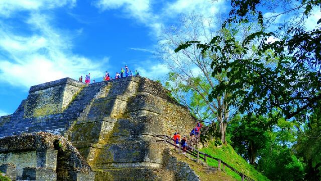 Pengembaraan Peribadi Runtuhan Maya Altun Ha & Tubing Gua Dari Belize City