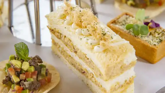 Restoran Berputar Menara Guangzhou|Restoran Perancis Lutetia|minum petang