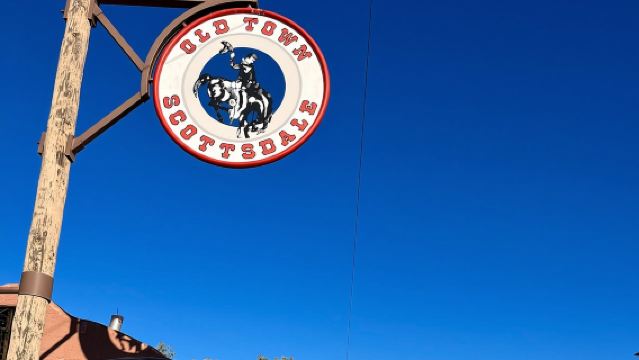 1.5 Hour Stretch Limo Golf Cart Tour, Ultimate Old Town Exploration