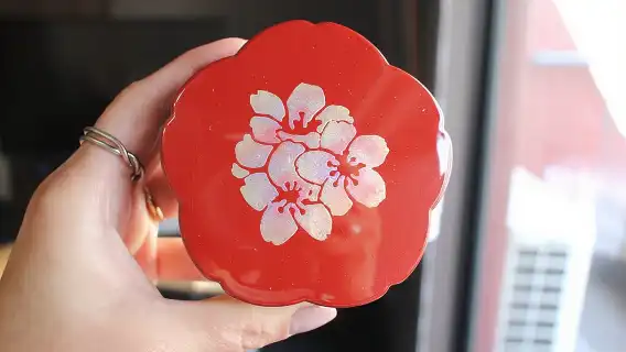 東京・人形町：一起體驗日本引以為傲的國寶級傳統工藝--蒔繪的製作+品嚐稻荷壽司和人形燒