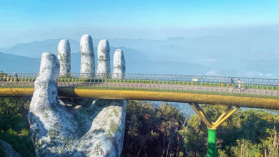 Hoi An/Da Nang: Shared Shuttle Bus to the Golden Bridge