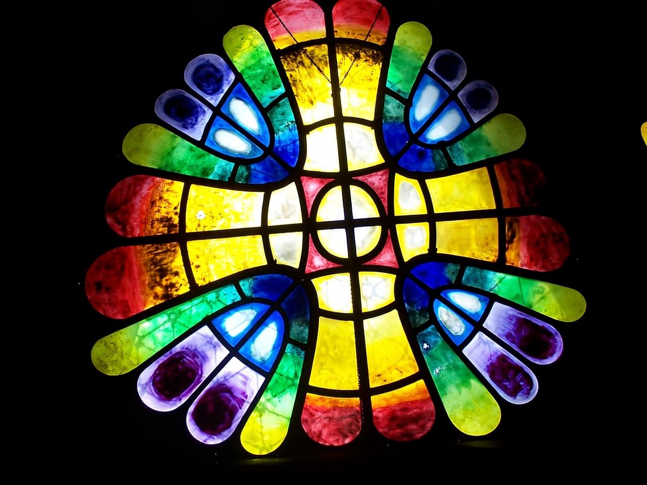 コロニア・グエルのガウディの地下聖堂(オーディオガイド付き)