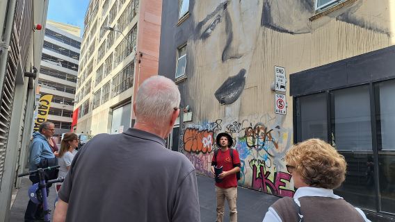 Adelaida oculta: Tour por callejones y arte callejero