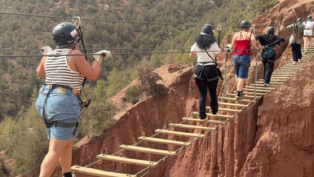 Pengalaman Zipline di Pegunungan Atlas, Marrakech Maroko