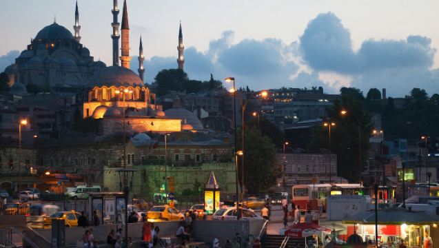 Bosphorus Cruise and Spice Bazaar - Bus and Boat Tour
