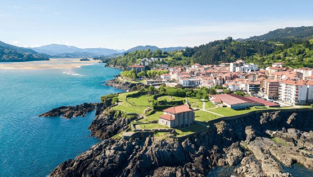 Biscay Bridge, Gaztelugatxe and Txakoli winery from Bilbao