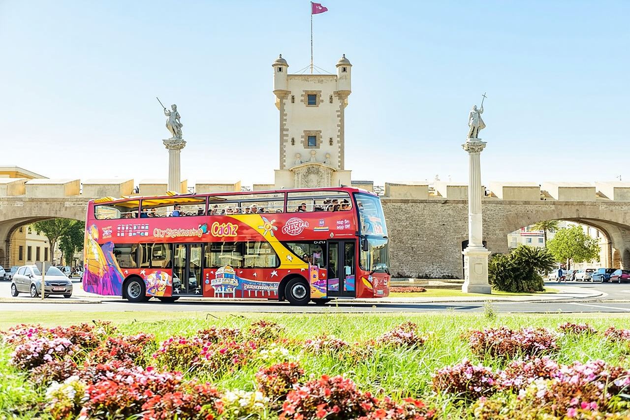 Stadtrundfahrt Cádiz mit Hop-On/Hop-Off-Bustour