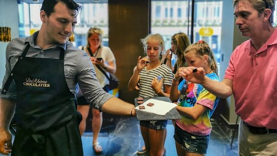 Geneva 3-hour Chocolate Tasting Tour and Old Town Visit