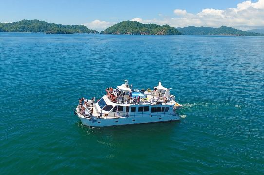 從蓬塔雷納斯出發的Tortuga Island全日遊