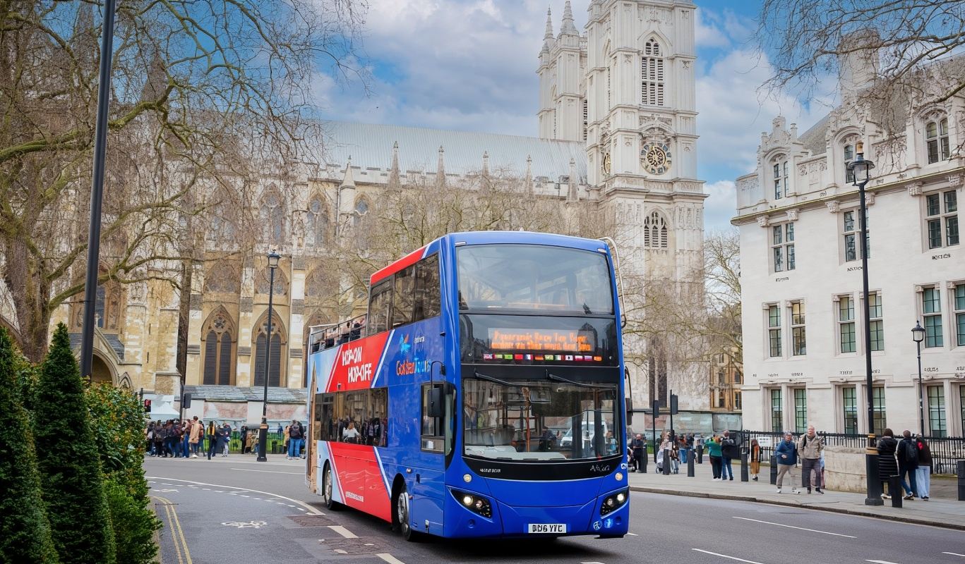 London Hop-on Hop-off Open-top Double-decker Sightseeing Bus Experience [Optional 24/48/72-hr Bus Pass + One-way Thames River Sightseeing Cruise Ticket]