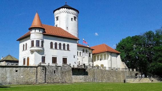 Semua jenis penerjemah, pemandu, mobil sewaan, fotografer, pendamping bisnis, pendamping medis, pemandu wisata, dan layanan kustomisasi di seluruh Slovakia