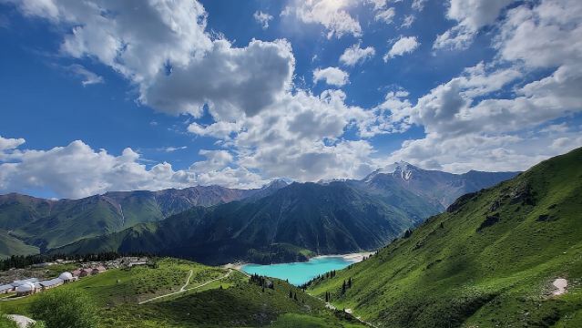 Private oder Gruppen-Tour zum Großen Almaty-See mit dem Auto oder zu Fuß