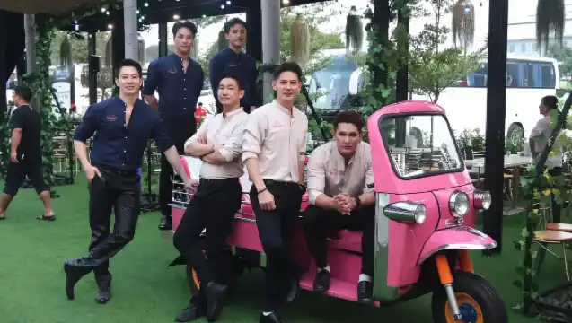 曼谷人氣森林泡泡咖啡館帥哥餐廳打卡一日遊