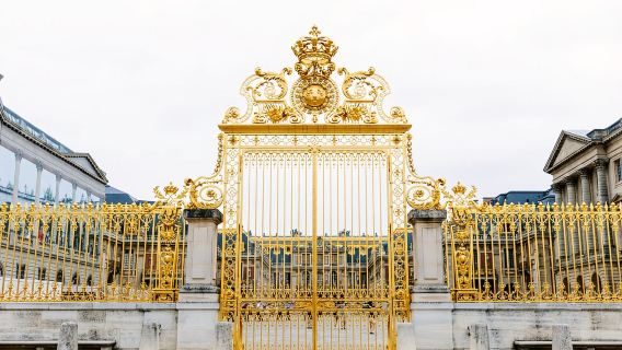 From Paris: VIP Versailles Bike Tour & Kings Apartment Tour