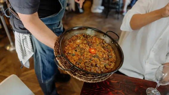 Barcelona: Hidden Markets, Tapas & Paella Food Tour
