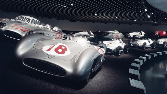 Stuttgart: Mercedes-Benz Museum Entry Ticket