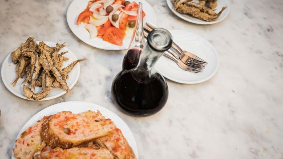 Barcelona: The Ultimate Local Tapas & Drinks Food Tour