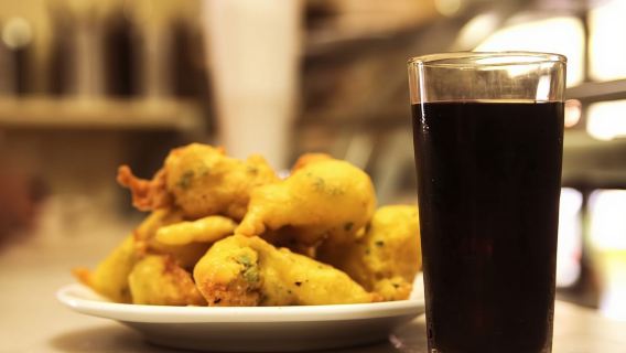 Barcelona: Tapas- und Paella-Tour durch die Altstadt mit 8 Verkostungen