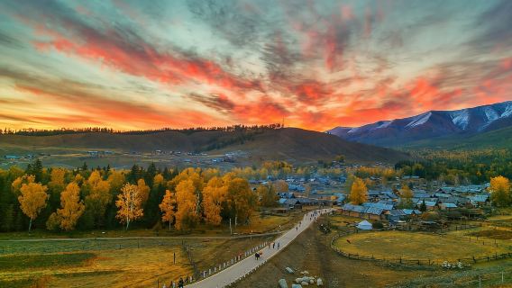 Xinjiang (Northern/Southern) - Guides/Translators/Local Assistants in Chinese, English, Cantonese, French, Russian and other languages|Business/Exhibition Translation • City Walk
