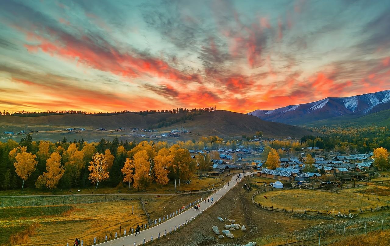 Xinjiang (Northern/Southern) - Guides/Translators/Local Assistants in Chinese, English, Cantonese, French, Russian and other languages|Business/Exhibition Translation • City Walk