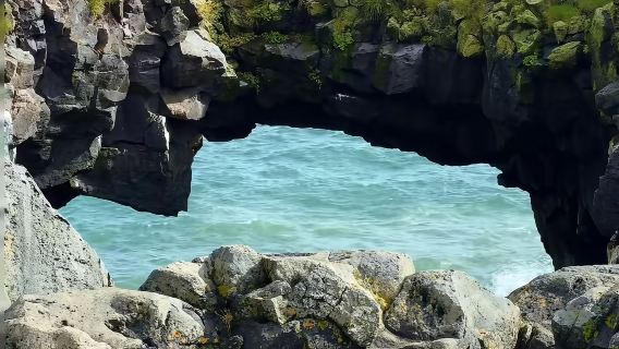 包車穿越斯奈山半島：盡攬冰火教會山冰川漁村黑沙灘黑教堂