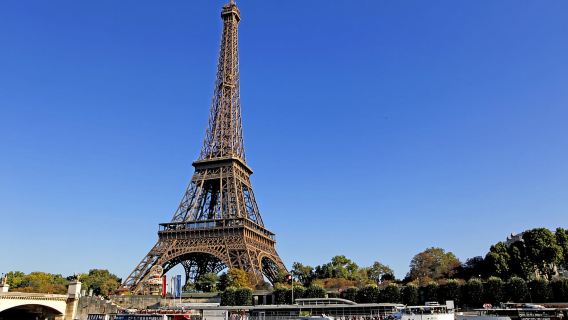 From Disneyland Paris: Paris Day Trip and Sightseeing Cruise