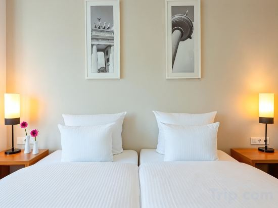 Leonardo Hotel Berlin KU'DAMM - Tap to explore photos