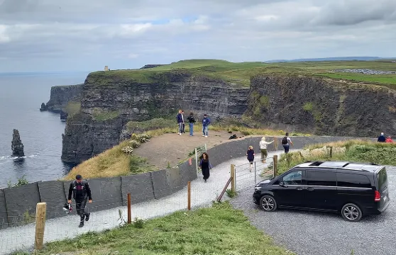 從阿什福德城堡眺望莫赫懸崖，康格