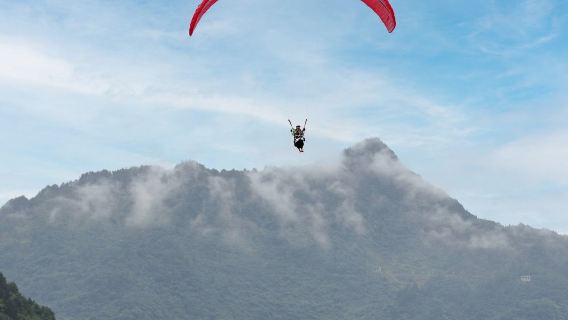 重慶萬盛蒙特內哥羅谷飛行營地滑翔傘飛行體驗【專業教練帶飛+贈送高清視訊攝像】