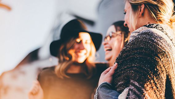 The Ultimate Gin Experience London: “Gin Craze" the relationship between Gin and the British people