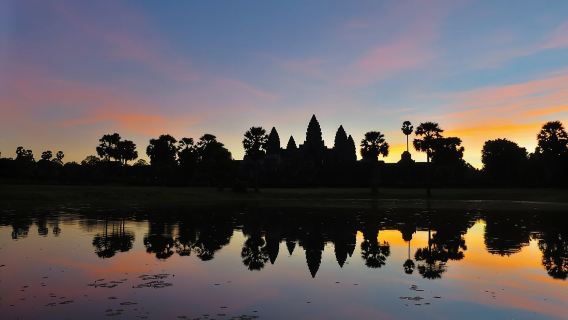 Angkor Wat Highlights and Sunrise Guided Tour from Siem Reap