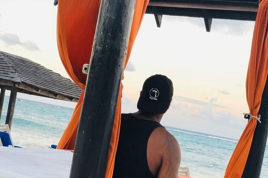 Tur Bar untuk Pria dan Pesta Lajang
