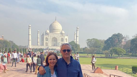 Guida e trasporto per il biglietto d'ingresso salta fila del Taj Mahal