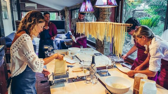 Cooking class of traditional recipes with a full meal in Alghero