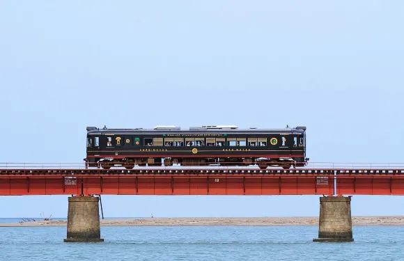 日本由良川橋樑＋天橋立＋伊根舟屋一日遊丨《千與千尋》海上列車