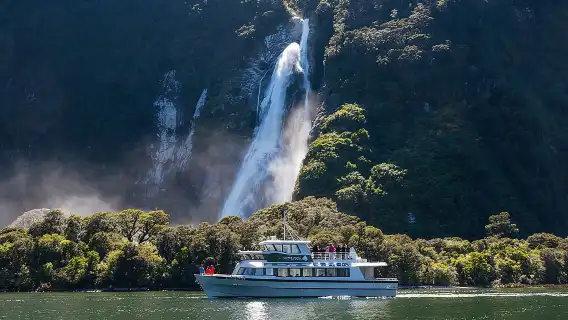 Small Group, Award Winning Milford Sound Day Experience & Cruise