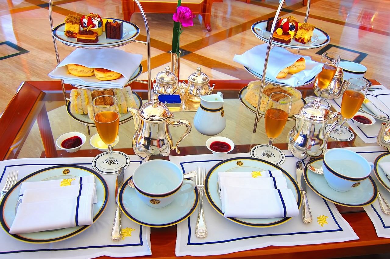 ERLEBNIS BRUNEI|Empire Afternoon Tea Erlebnis