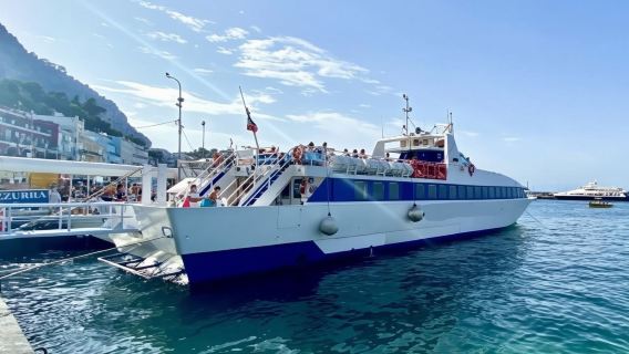 Ischia: Boat Ride around Procida with Time on the Island