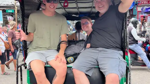 Manila Tuk-Tuk Adventure Hop-in and Hop-Off