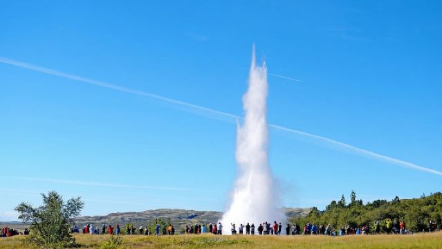 From Reykjavik: Golden Circle, Friðheimar, & Sky Lagoon Tour