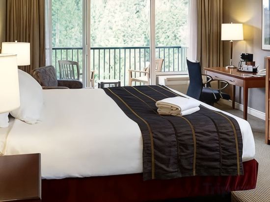Harrison Hot Springs Resort and Spa - Tap to explore photos
