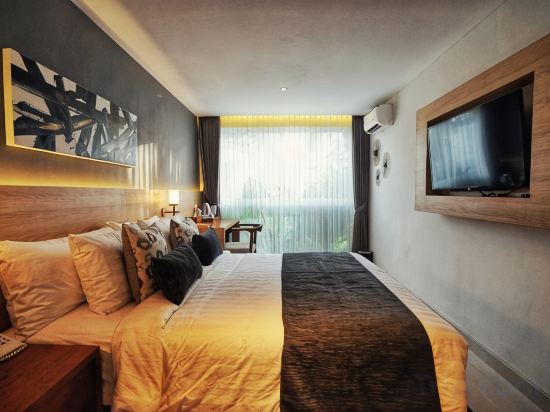 The Cakra Hotel Room Type - Superior