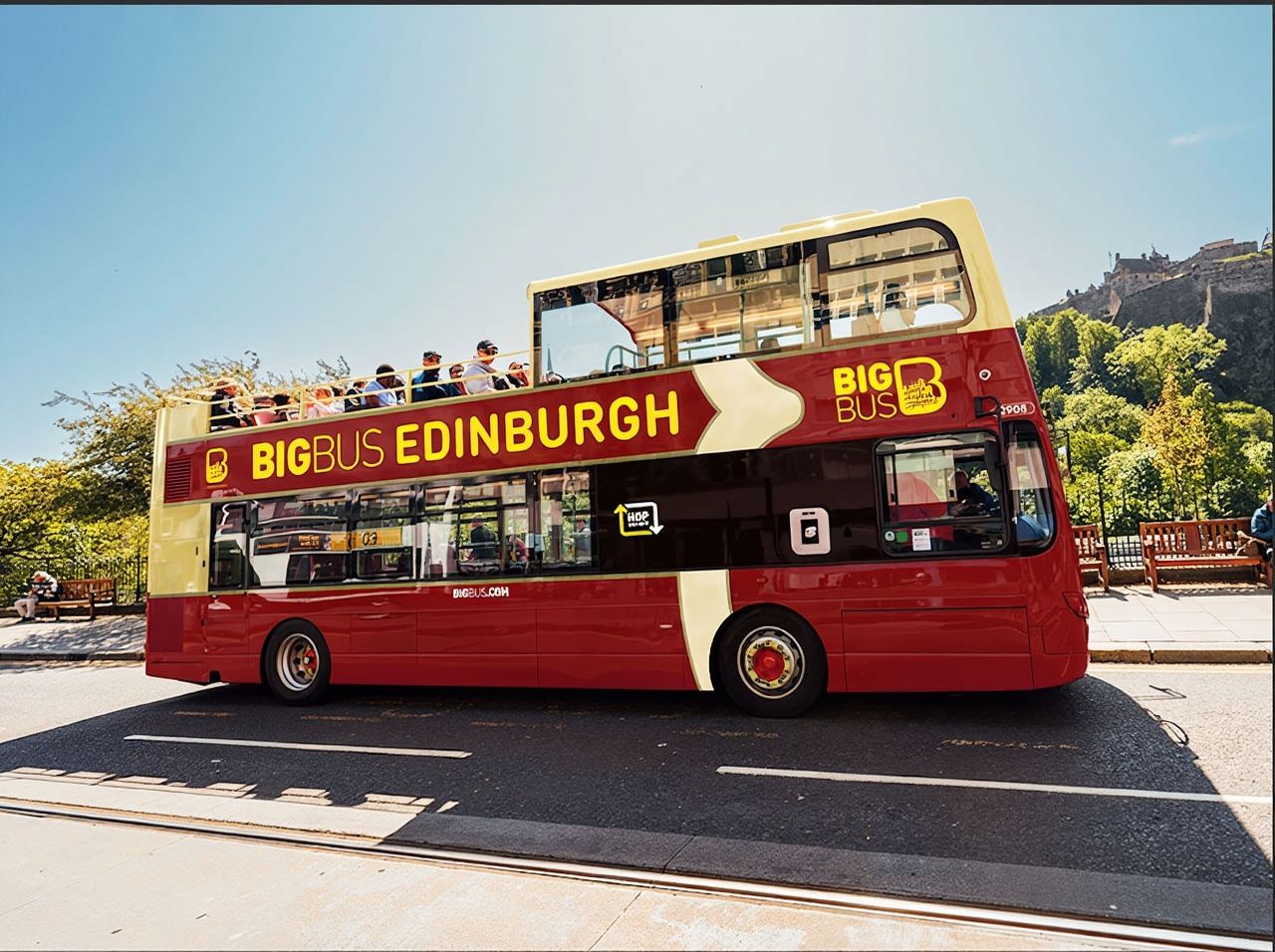 Bus Pariwisata Hop-On Hop-Off Edinburgh Inggris - Big Bus Edinburgh
