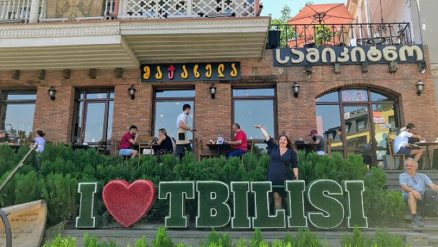 トビリシのおすすめポイントと隠れた名所を巡るガイド付きウォーキングツアー