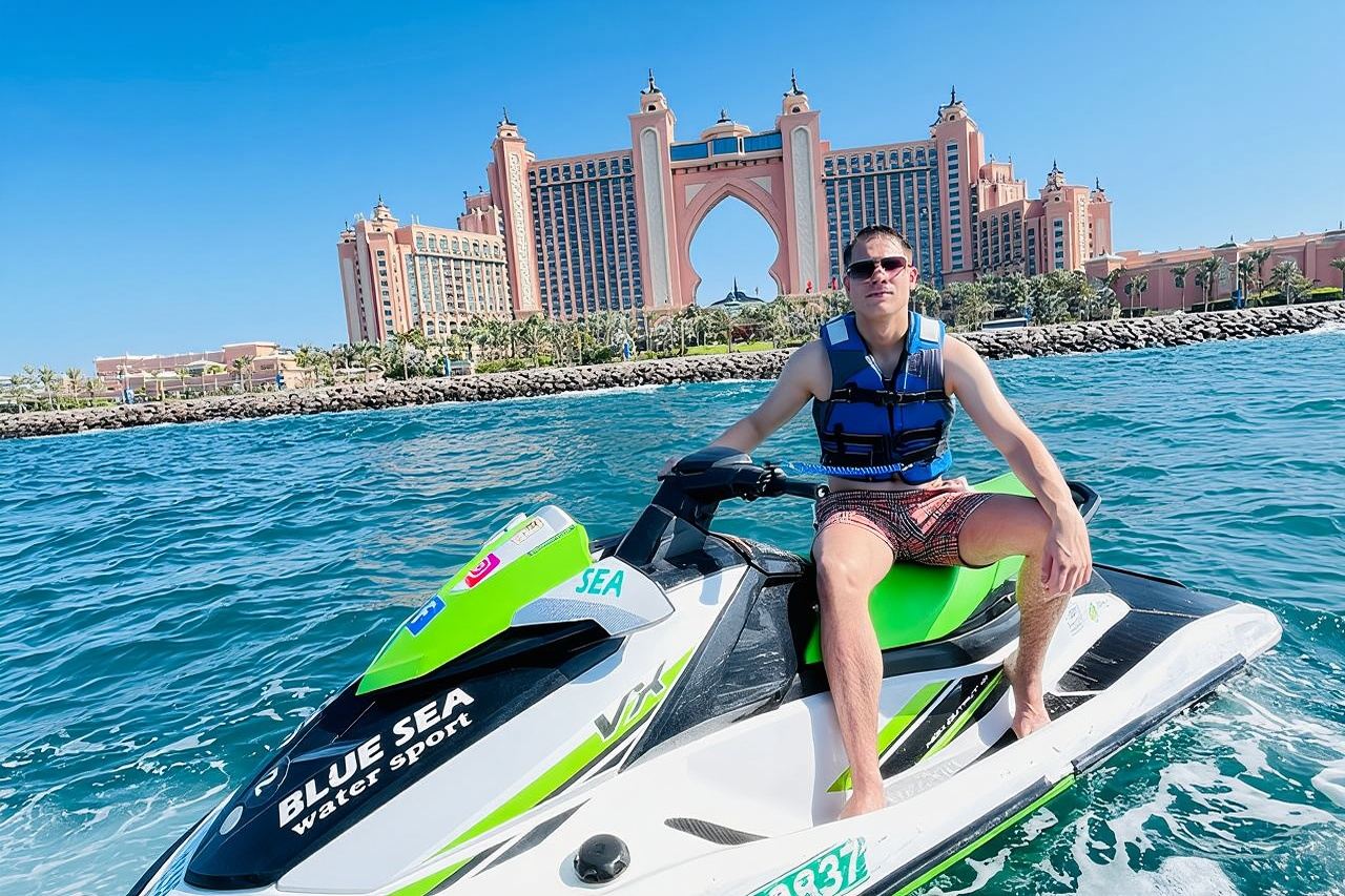 杜拜水上摩托車之旅，長度30分鐘，地點：帆船飯店